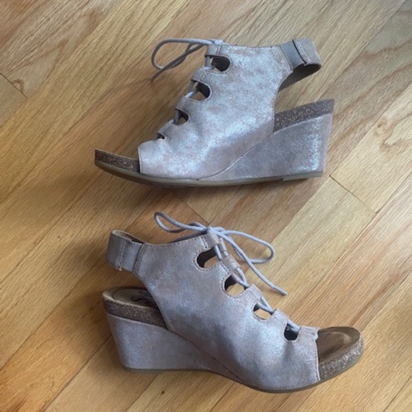 Sofft Metallic Leather Lace Up Wedge Sandals - Picture 5 of 7